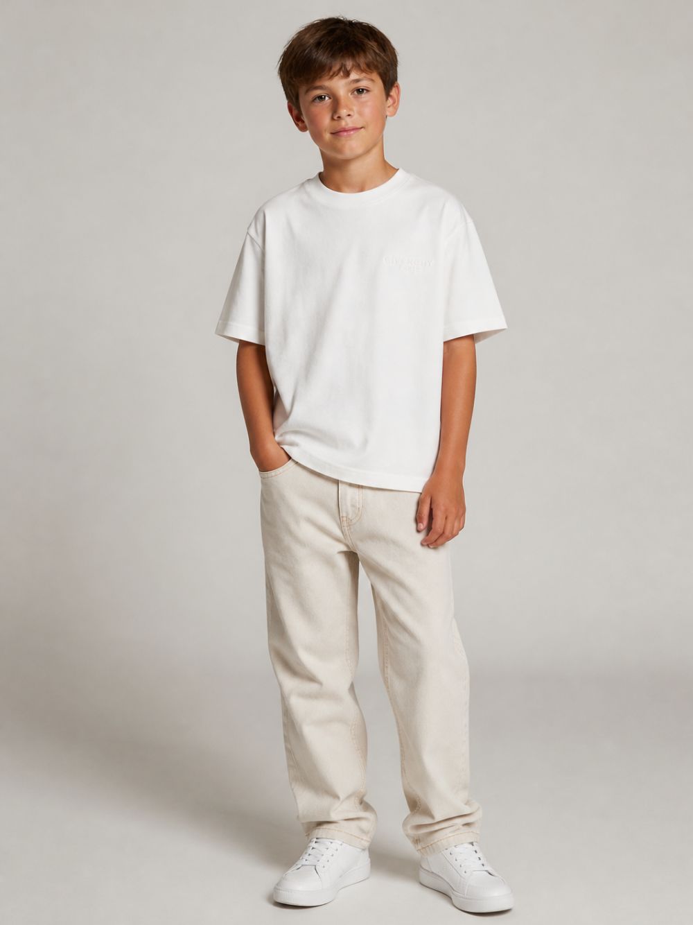 T-shirt per bambino Givenchy Kids bianca con logo sul petto H31344 117 GIVENCHY KIDS 