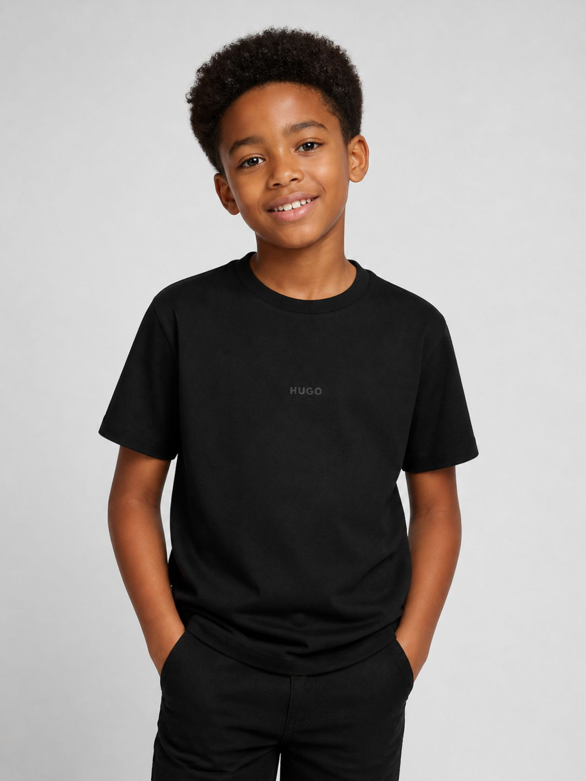 T-shirt per bambino Hugo Kids nera con logo sul davanti G01240 09B Hugo KIDS 
