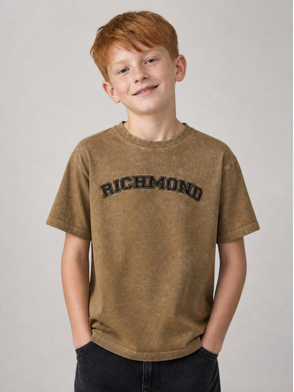 T-shirt per bambino John Richmond Kids marrone con dettaglio logo RBA26011TS KHAKI JOHN RICHMOND KIDS 