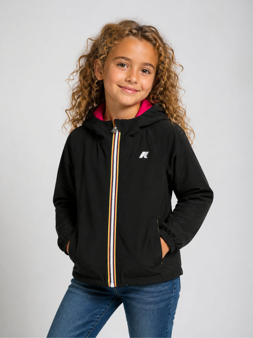 Giubbino per bambina K-WAY Kids nero con logo sul davanti K71339W DCL K-WAY KIDS 