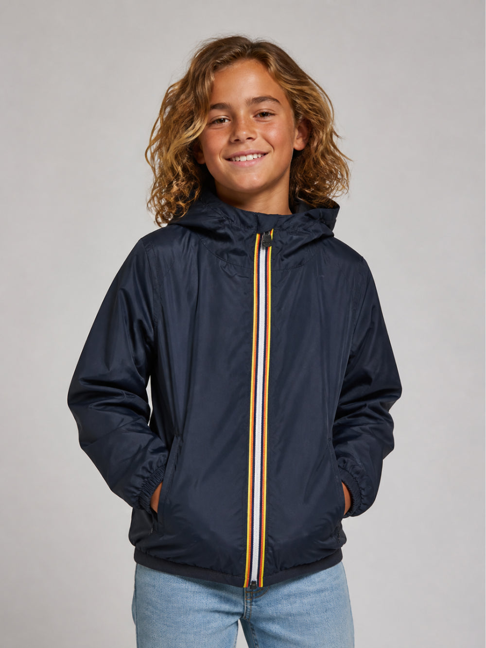 Giubbino per bambini K-WAY Kids blu con logo sul davanti K7141FW K89 K-WAY KIDS 