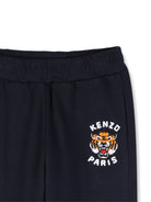 Pantaloni sportivi per bambino Kenzo Kids blu con motivo Tiger K62026 845 KENZO KIDS 