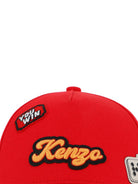 Cappello da baseball per bambino Kenzo Kids rosso con applicazione laterale con stampa K62157 990 KENZO KIDS 