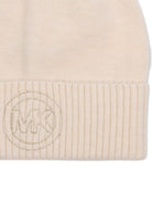 Berretto per bambina Michael Kors Kids beige con logo sul davanti R30807 247 MICHAEL KORS KIDS 