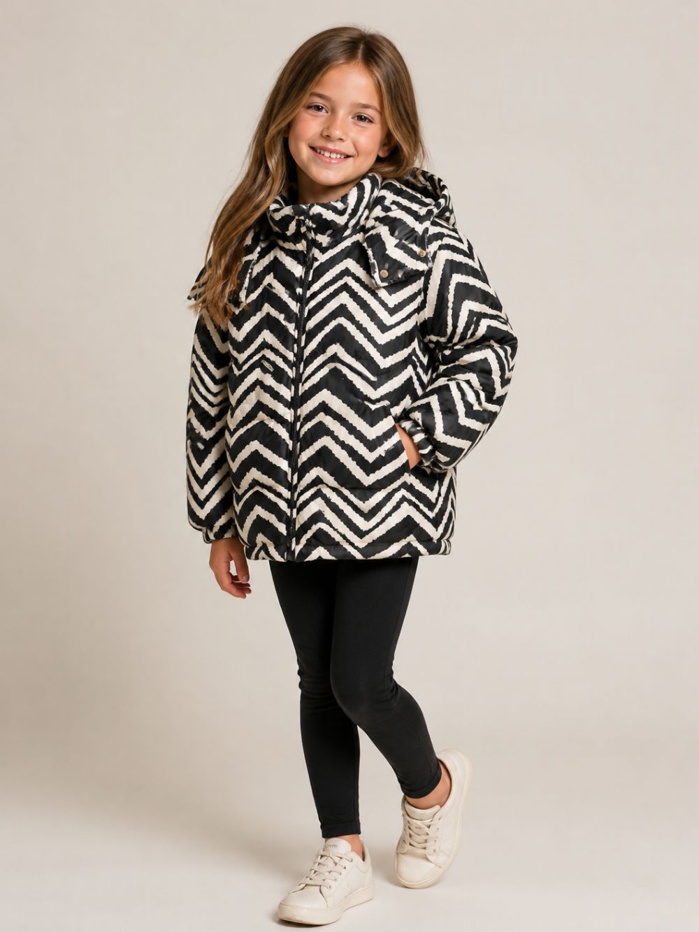Giubbino per bambina Missoni Kids bianco e nero con motivo a zig-zag MZ2A10 N0446 930BG MISSONI KIDS 