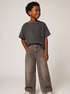 Pantaloni per bambino Molo Kids marrone sbiadito a gamba larga 6W26I112 5931 MOLO KIDS 