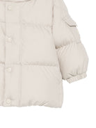 Giubbino per neonato Moncler Enfant beige chiaro con patch logo sulla manica L29511A00001597YW 20N MONCLER KIDS 
