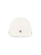 Berretto per neonata Moncler Kids bianco con dettagli pon pon L29513B00010M4281 035 MONCLER KIDS 