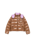 Giubbino imbottito per bambina Moncler Kids marrone con cappuccio a contrasto L29541A00003597EU 253 MONCLER KIDS 