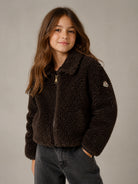 Giacca per bambina Moncler Enfant marrone con texture effetto montone L29548G0003489B1S 259 MONCLER KIDS 