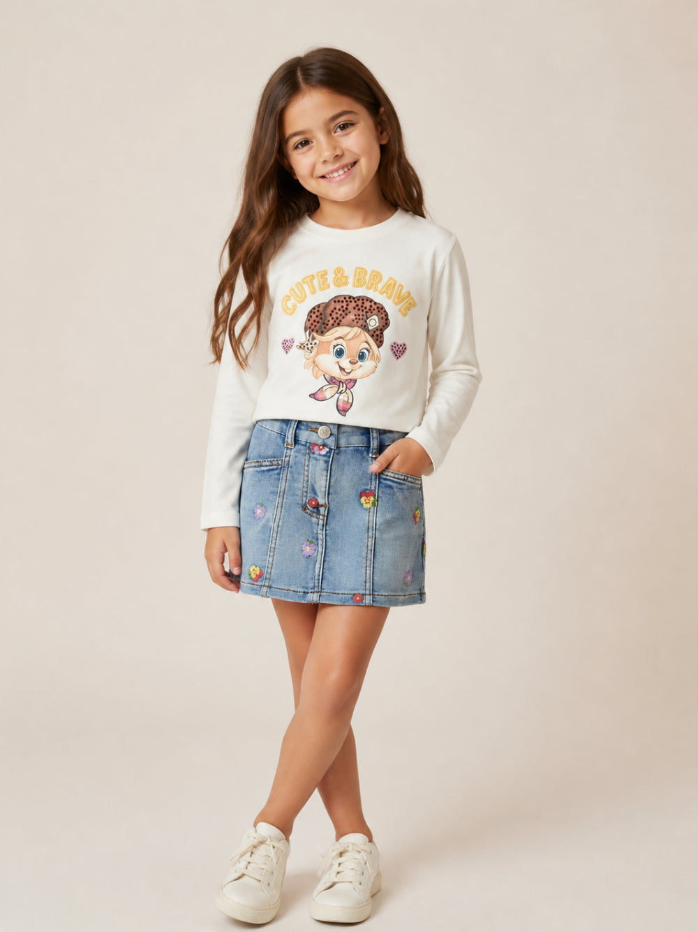T-shirt per bambina Monnalisa Kids bianca con strass 19H620 8004 0198 MONNALISA KIDS 