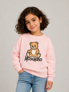 Maglione per bambini Moschino Kids rosa con ricamo orsetto sul davanti HMW01ALHE43 50209 MOSCHINO KIDS 