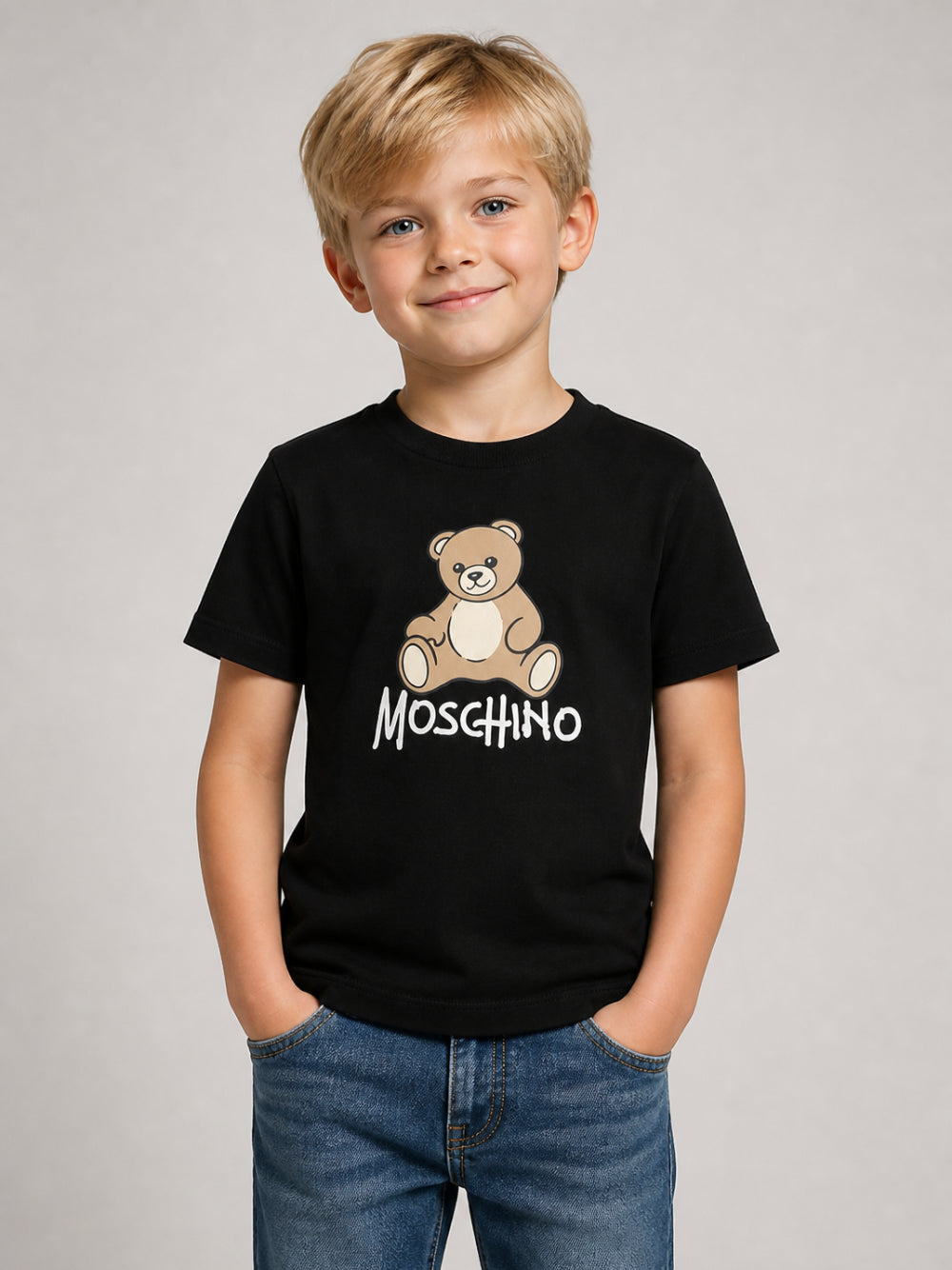 T-shirt per bambino Moschino Kids nera con stampa logo sul davanti HNM05VLAA10 60100 MOSCHINO KIDS 