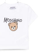 T-shirt per bambini Moschino Kids bianca con stampa orsetto sul davanti M6M047LAA34 10101 MOSCHINO KIDS 