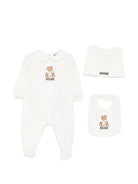 Set tutina, berretto e bavaglino per neonati Moschino Kids bianco con motivo Teddy Bear MNY08BLCA40 10063 MOSCHINO KIDS 