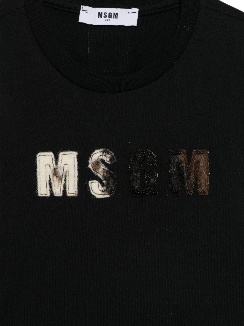 T-shirt per bambina MSGM Kids nera con patch logo sul davanti F6MSJGTH067 110 MSGM KIDS 