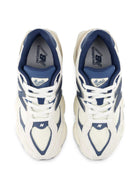 Sneakers 9060 Lace  per bambini New Balance Kids bianche con logo sulla linguetta G9060 2JM NEW BALANCE KIDS 