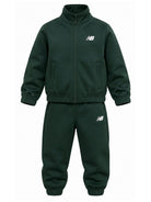 Tuta sportiva per bambino New Balance Kids verde con logo sul davanti YS61J2QC NOG NEW BALANCE KIDS 