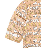 Giubbino per neonato Stella McCartney Kids beige con scritta all-over TZ2347 Z4068 362MC STELLA McCARTNEY KIDS 