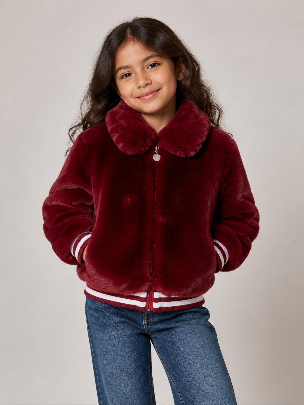 Giacca per bambina Stella McCartney Kids rossa in pelliccia sintetica con bordo a righe TZ2A87 Z3359 416 STELLA McCARTNEY KIDS 