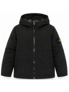 Giubbino per bambino Stone Island Kids nero con cappuccio e logo L2S164100007S0A27 V0029 STONE ISLAND KIDS 