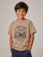 T-shirt per bambino Timberland Kids beige con stampa grafica T61054 659 TIMBERLAND KIDS 