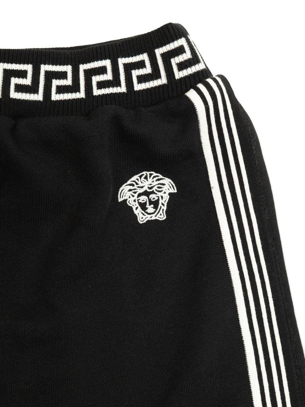 Gonna per bambina Versace Kids nera con ricamo Medusa sul davanti 10228971A11652 2B020 VERSACE KIDS 