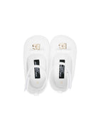 Ballerine per neonata Dolce & Gabbana Kids bianche con placca logo DK0065 AB793 80001 DOLCE & GABBANA KIDS 