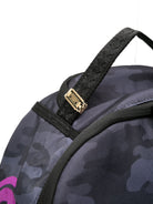 Zaino per bambini Sprayground Kids x Smurfs grigio con stampa camouflage 910B9117 NSZ SPRAYGROUND KIDS 