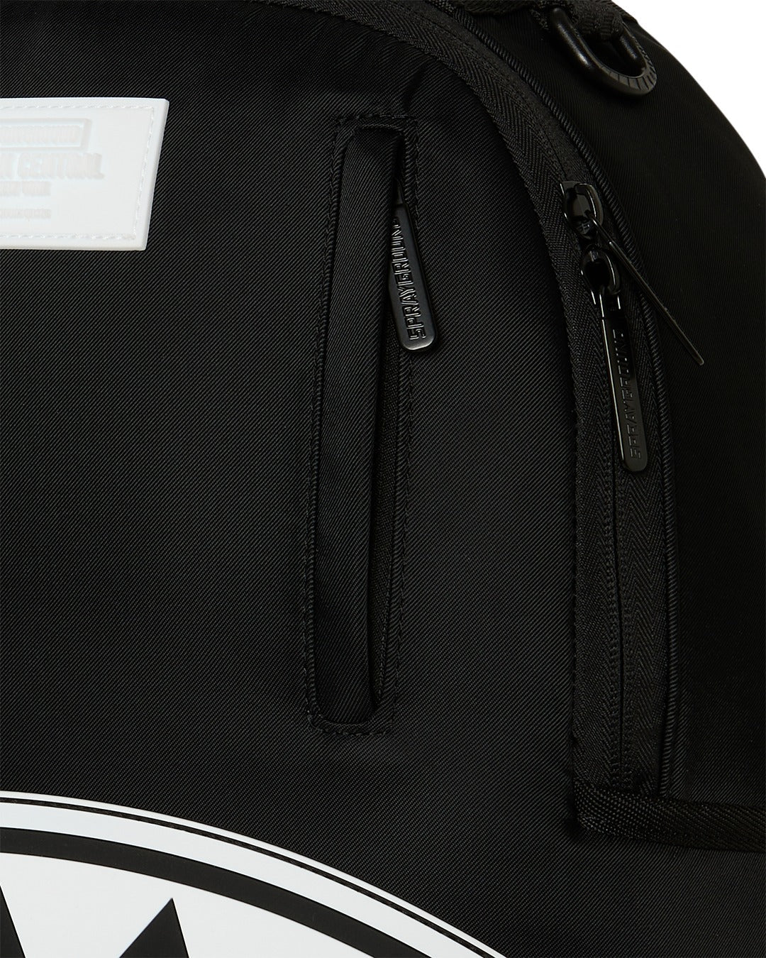 Zaino Shark Central White Stencil Shark Black Nylon per bambini Sprayground Kids nero con stampa Shark sul davanti 910B9634 NSZ SPRAYGROUND KIDS 