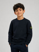 Felpa per bambino Stone Island Kids blu con applicazione sulla manica L2S166100001S0A20 V0020 STONE ISLAND KIDS 