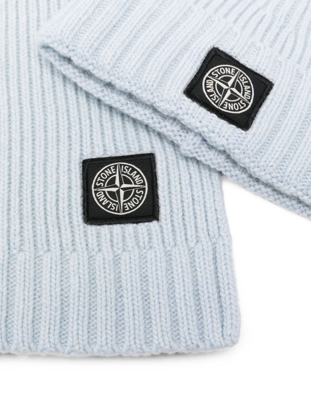 Completo tre pezzi per neonato Stone Island Junior azzurro con scollo a V L2S16M200001S0M10 V004A STONE ISLAND KIDS 