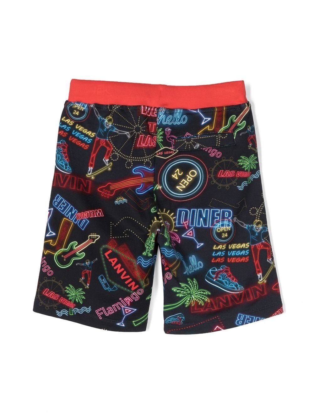 Sporty shorts with graphic print