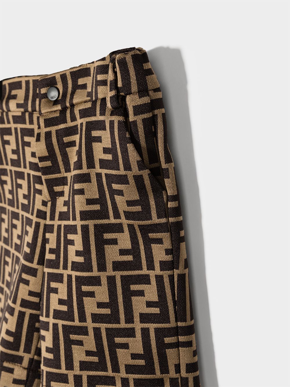 Shorts per neonato Fendi Kids marrone con logo FF BMF176 A6A6 F0E0ZX FENDI KIDS 