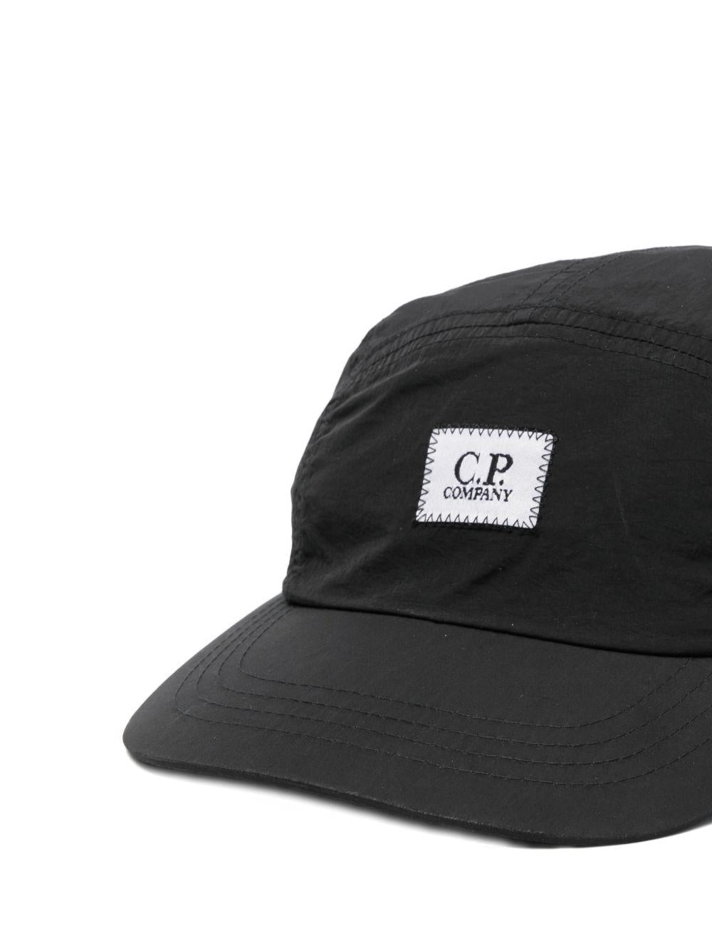 Cappello per bambino C.P Company Kids nero con applicazione logo - Rubino Kids