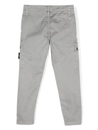 Cargo con applicazione Compass per bambino Stone Island Junior grigio con gamba affusolata - Rubino Kids