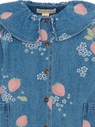 Giubbino per bambina Konges Sløjd denim con stampa fragole all - over - Rubino Kids