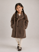 Cappotto per bambina Douuod Kids marrone con texture teddy DZ2P40 Z3949 347 DOUUOD KIDS 