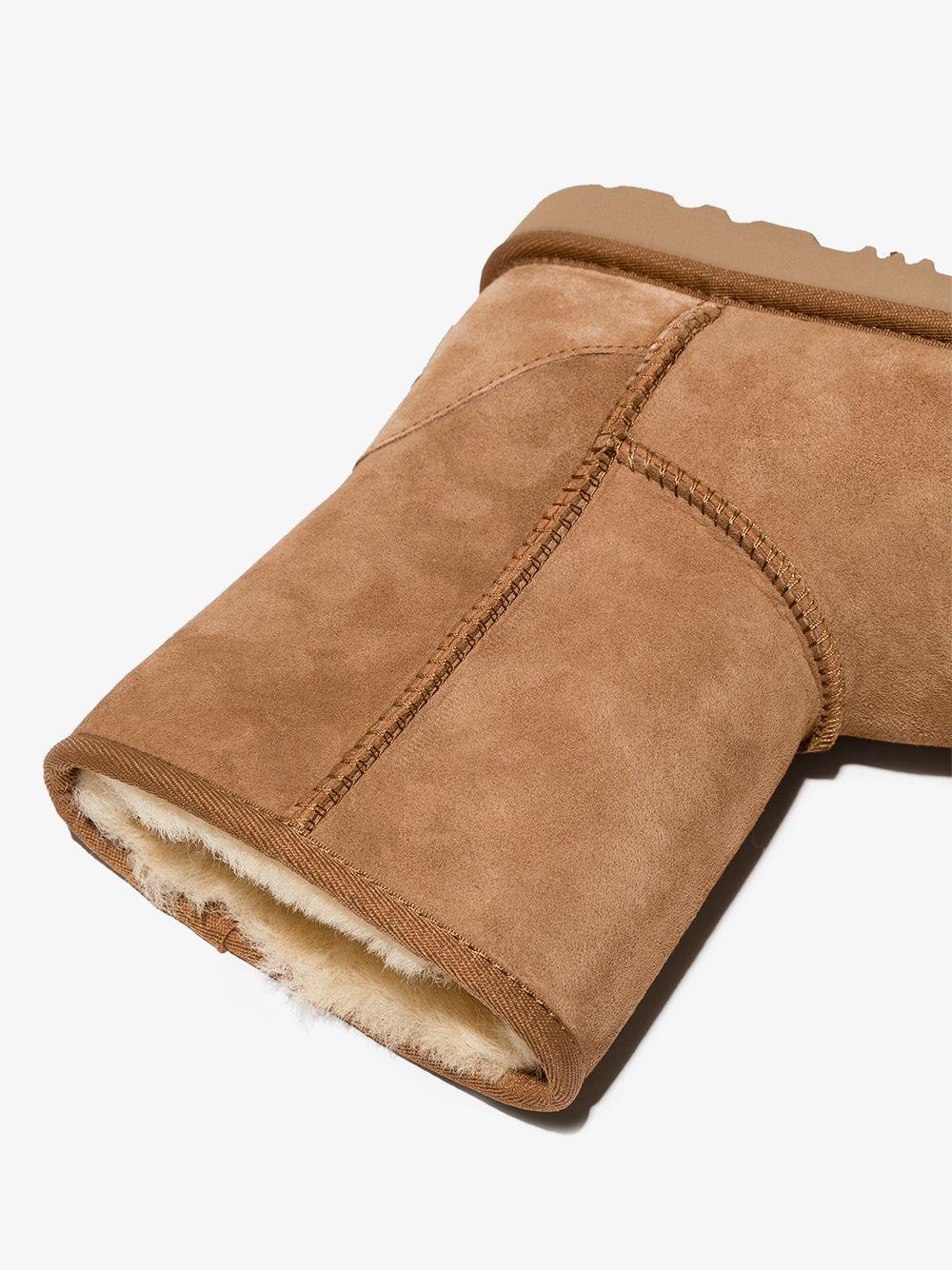 Stivali Classic II TD per bambina UGG Kids marroni con cuciture tono su tono 1017703K CHE UGG 