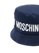 Cappello bucket per bambino Moschino Kids blu con stampa logo HUY003LOA00 40016 MOSCHINO KIDS 