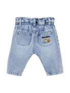 Jeans con ricamo a fiori per neonarto Moschino Kids azzurro con passanti MDP03BL0E34 40213 MOSCHINO KIDS 