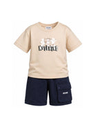 Set t-shirt e shorts per bambino Moschino Kids beige e blu con tasche cargo HUG00WLCA88 83700 MOSCHINO KIDS 