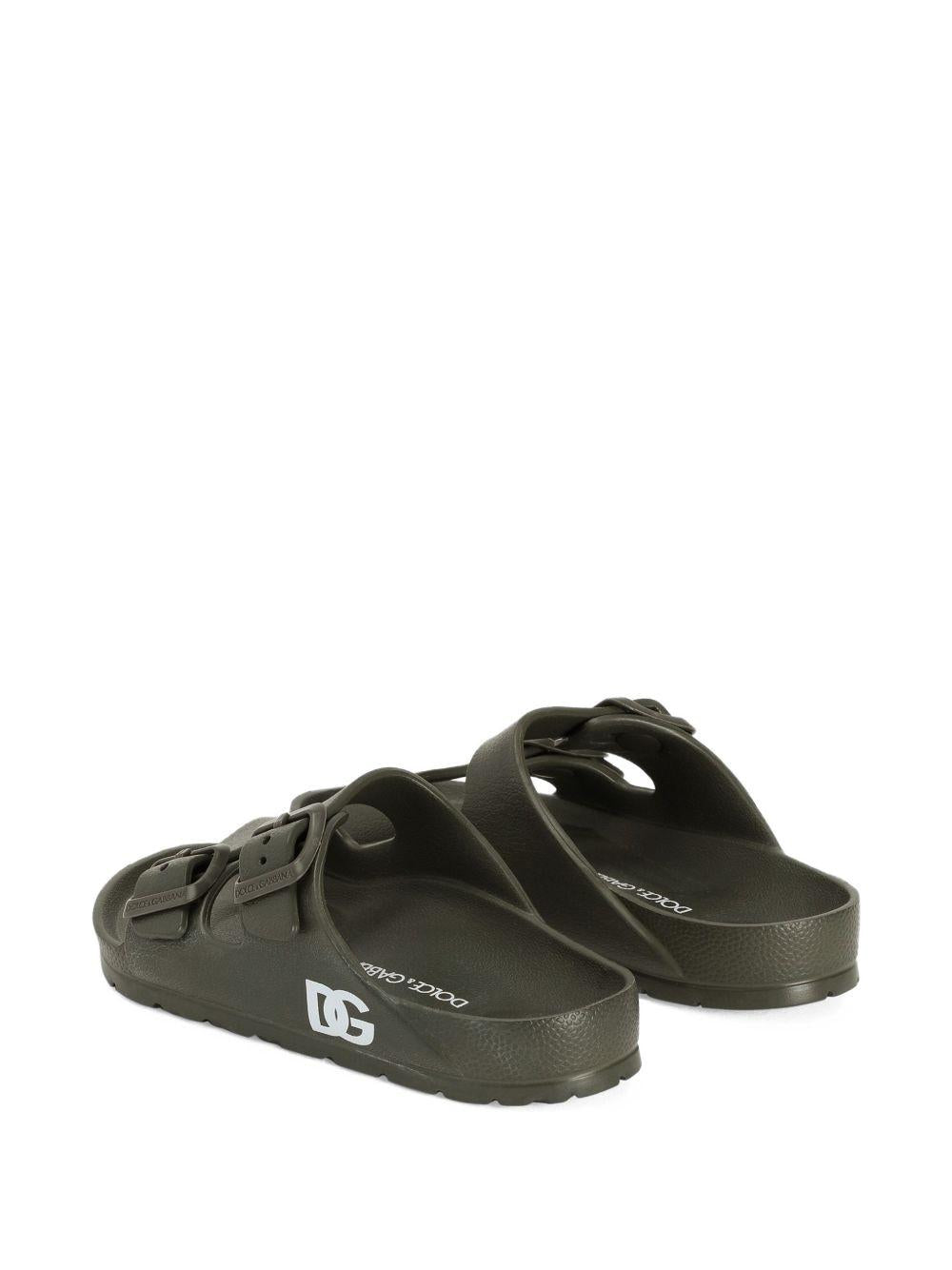 Ciabatte per bambino Dolce & Gabbana Kids verde militirare con dettaglio logo DD0324 A5103 8X070 DOLCE & GABBANA KIDS 