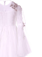 Abito per bambina Maison Ava bianco con decorazione floreale sul davanti MA FW25 GC19 WHITE MAISON AVA 