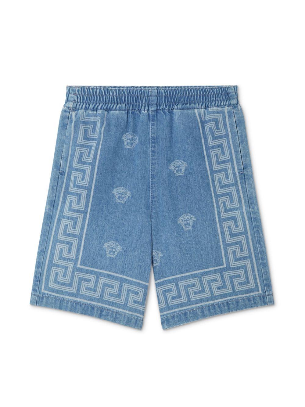 Shorts per bambino Versace Kids Medusa Bandana in denim con motivo testa di Medusa 10182661A13070 1D190 VERSACE KIDS 