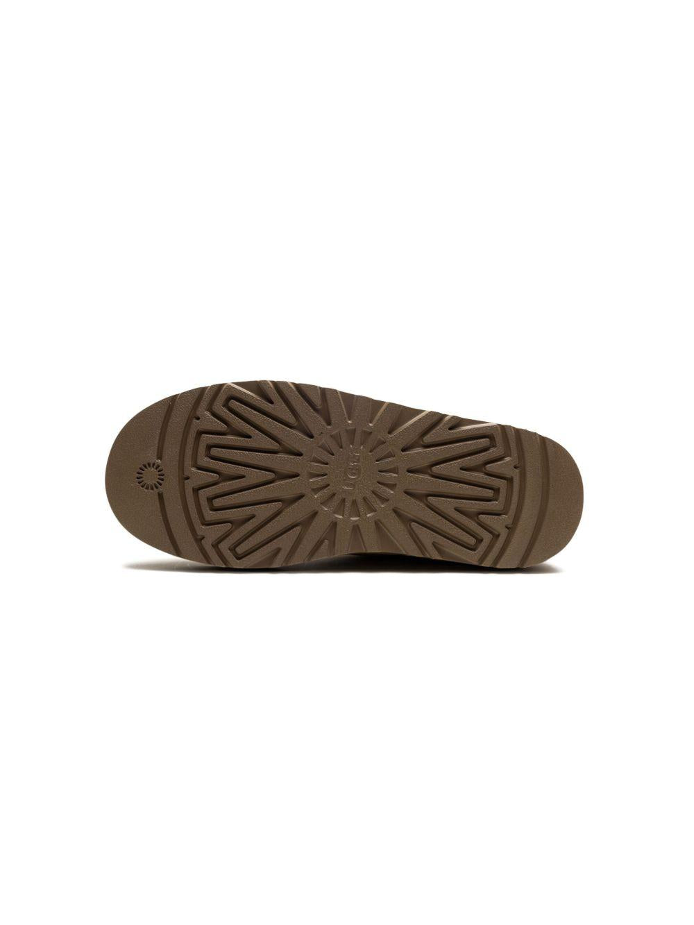 Stivali Classic Ultra Mini per bambino UGG Kids beige con suola rialzata 1157791K SAN UGG 