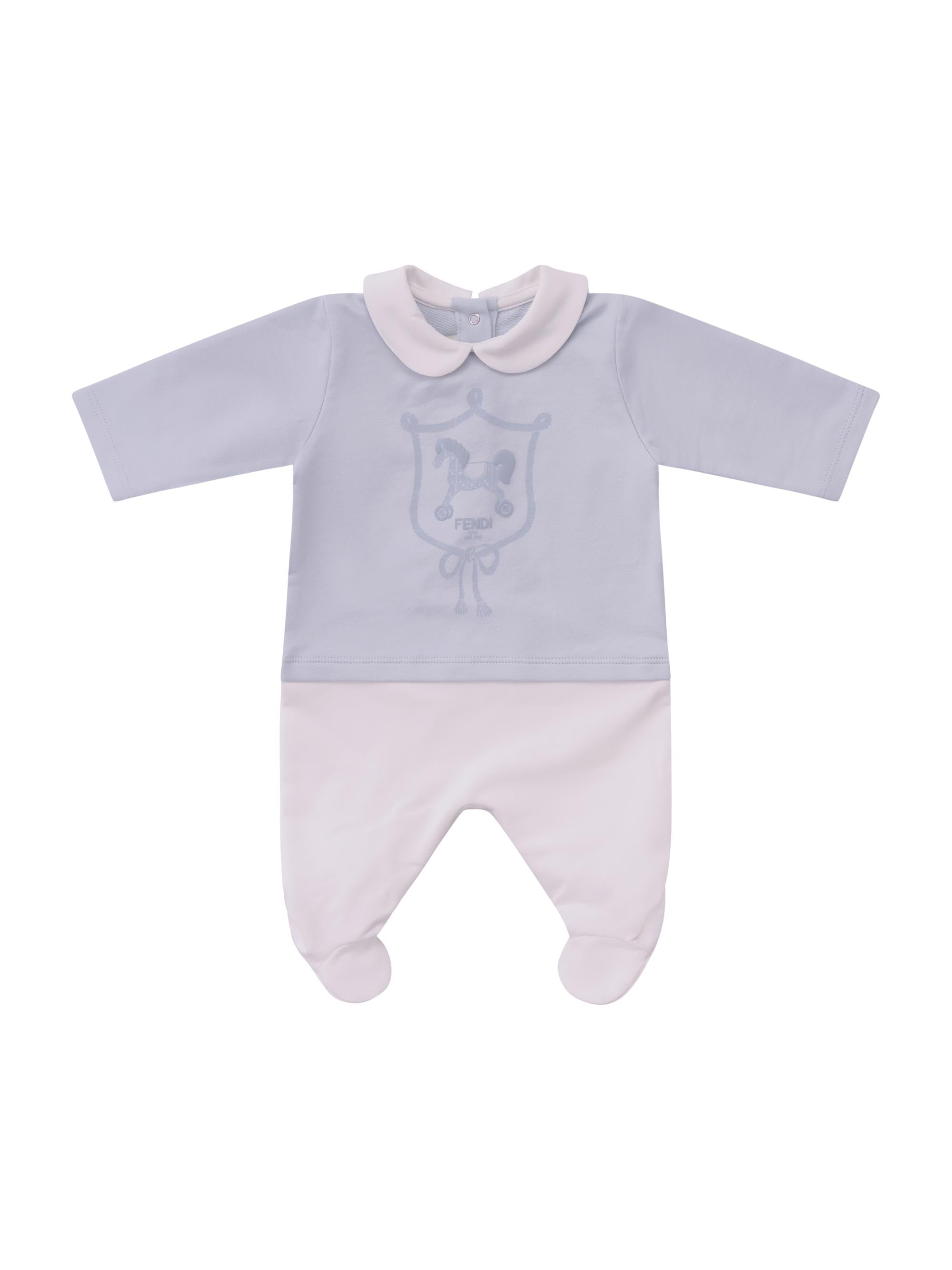 Set tre pezzi per neonato Fendi Kids azzurro con stampa Cavallino Fendi BUK160 8RA F19J4 FENDI KIDS 