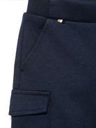 Pantaloni sportivi affusolati per neonato BOSS Kidswear blu con due tasche laterali J52076 849 BOSS KIDS 
