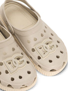 Sandali per bambini Dolce & Gabbana Kids beige con applicazione logo sul davanti DN0213 AT079 8X075 DOLCE & GABBANA KIDS 