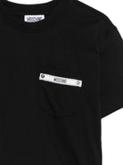 T-shirt per bambino Moschino Kids nera con taschino sul petto HUM060LAA57 60100 MOSCHINO KIDS 